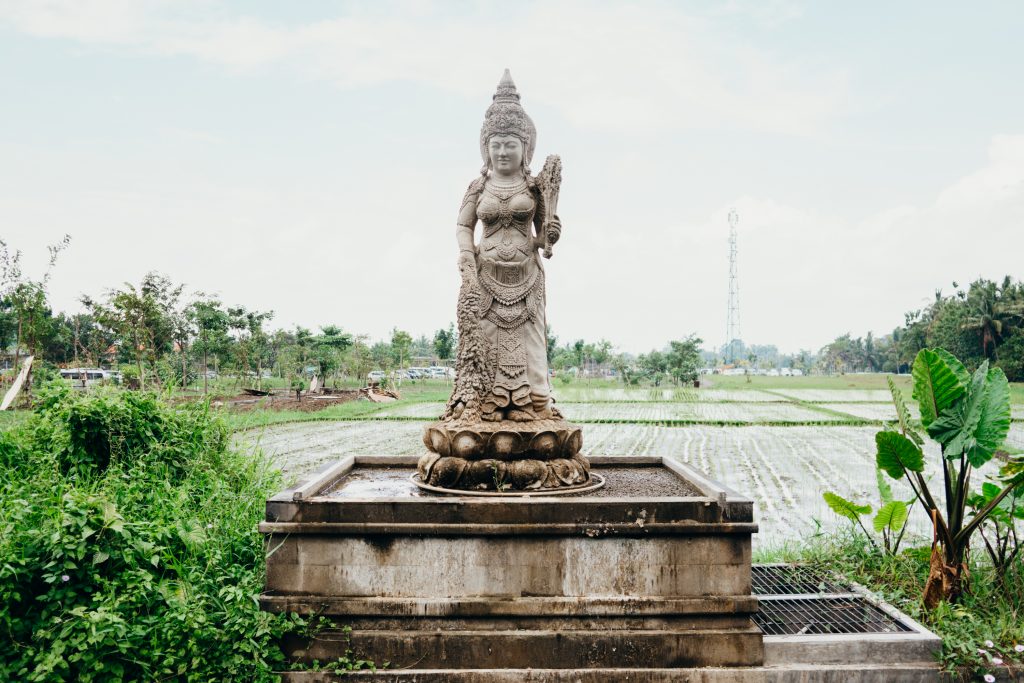 solo female travel balinese temples