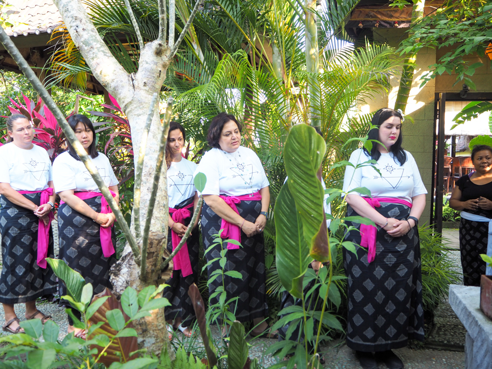 Bali tour for women family temple