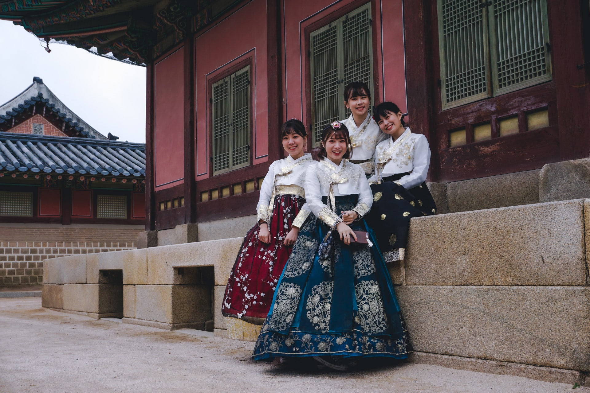 Smiling Korean girls wearing traditional clothes