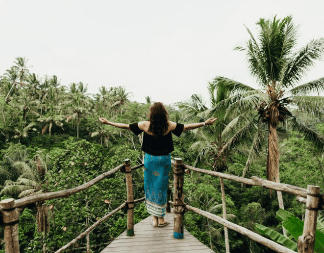 solo female traveler in Bali at the rice paddies