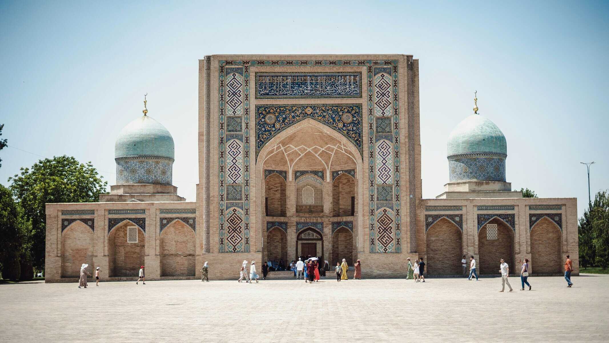 Tashkent crowds on women-only tour of Uzbekistan.