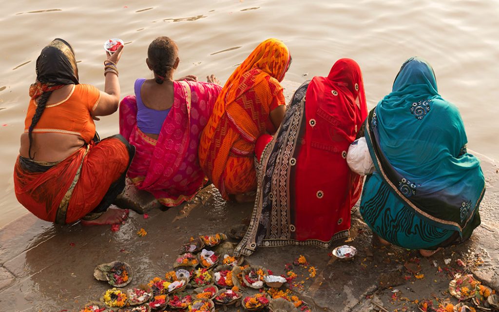 varanasi-ganges-woman-india-solo-female-travel